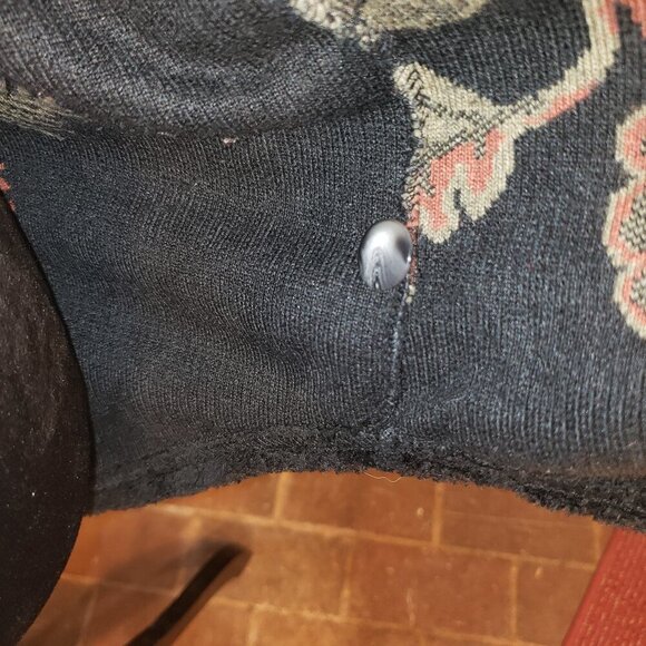 Cedar Island Black, Red & Orange Fall Over Shirt, Size L - Picture 4 of 7